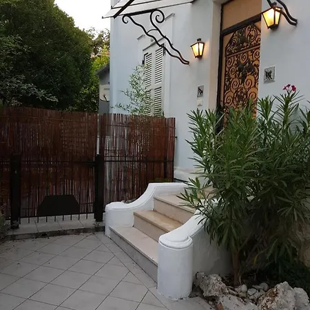 Lejlighed 2pcs A 100 M De La Au Calme *