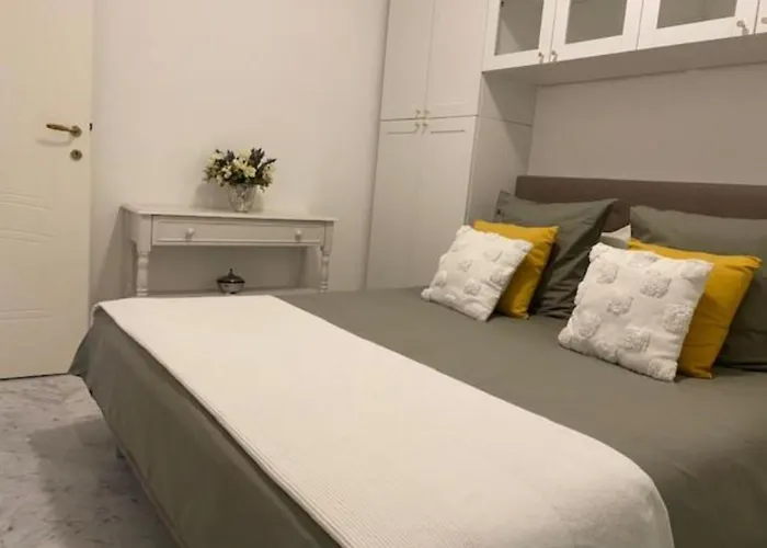 Apartment 2pcs A 100 M De La Au Calme